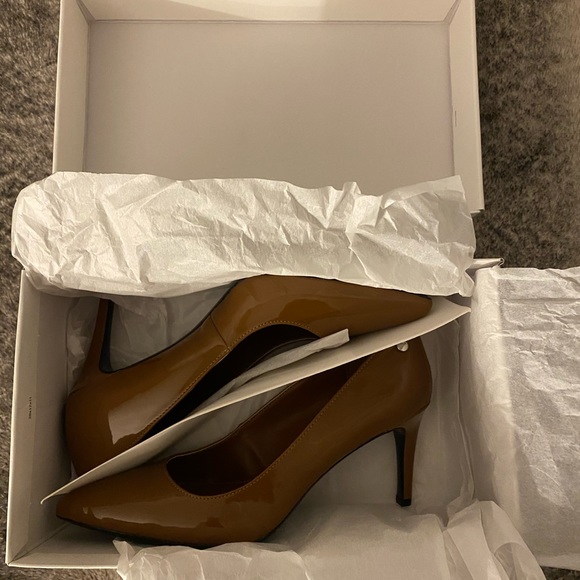 Calvin Klein heels - Picture 2 of 5